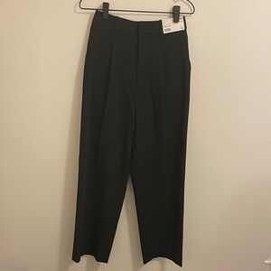 Uniqlo pleated wide pants size S NWT